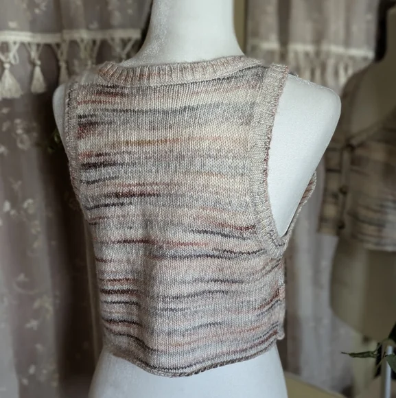 Unbranded | Cropped sweater vest - Picture 7 of 8